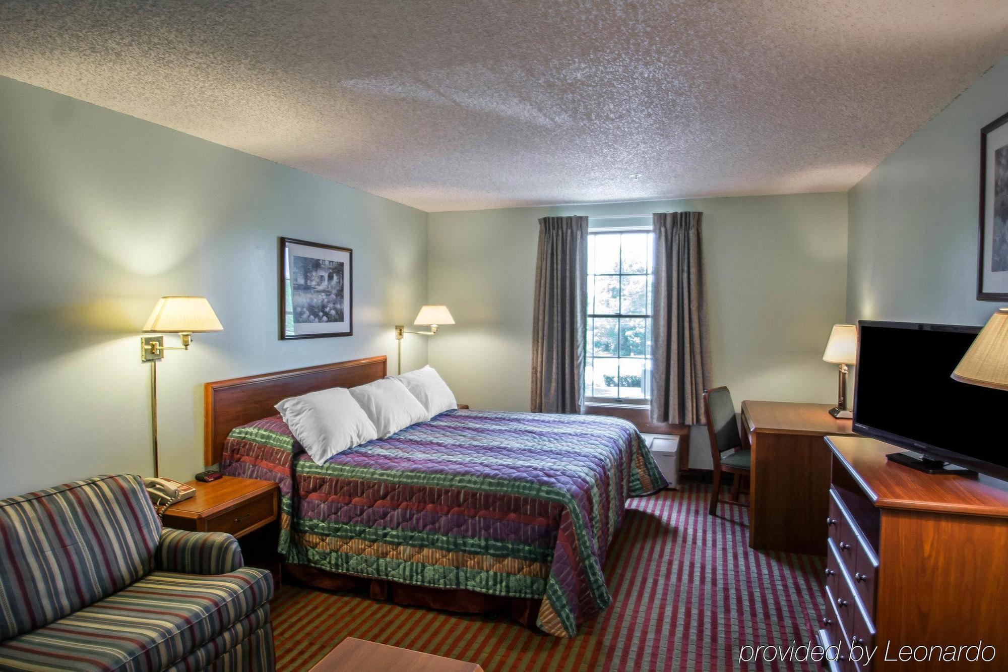 Rodeway Inn Lakeville Eksteriør billede